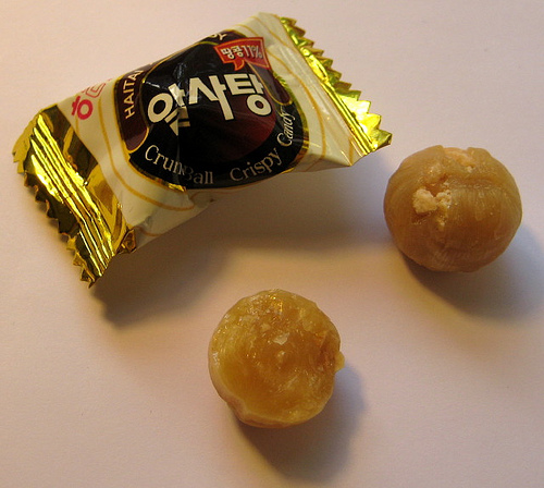 Crunch Ball Crispy Candy - Review from Korea!