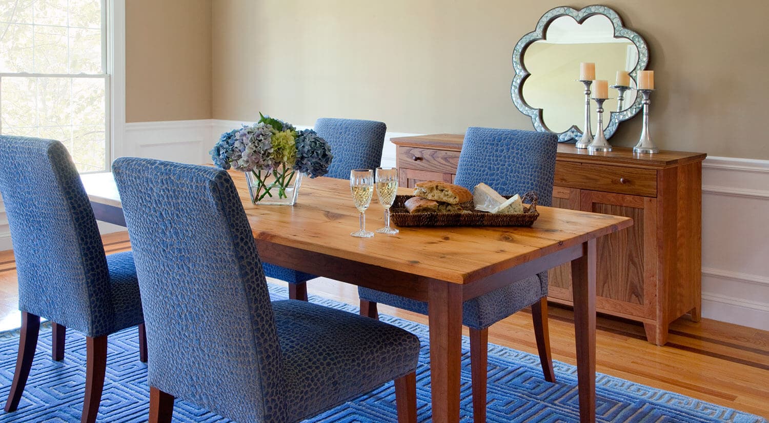 Wood vs. Upholstered Restaurant Furniture