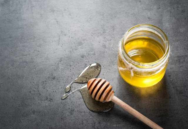 raw honey and regular honey