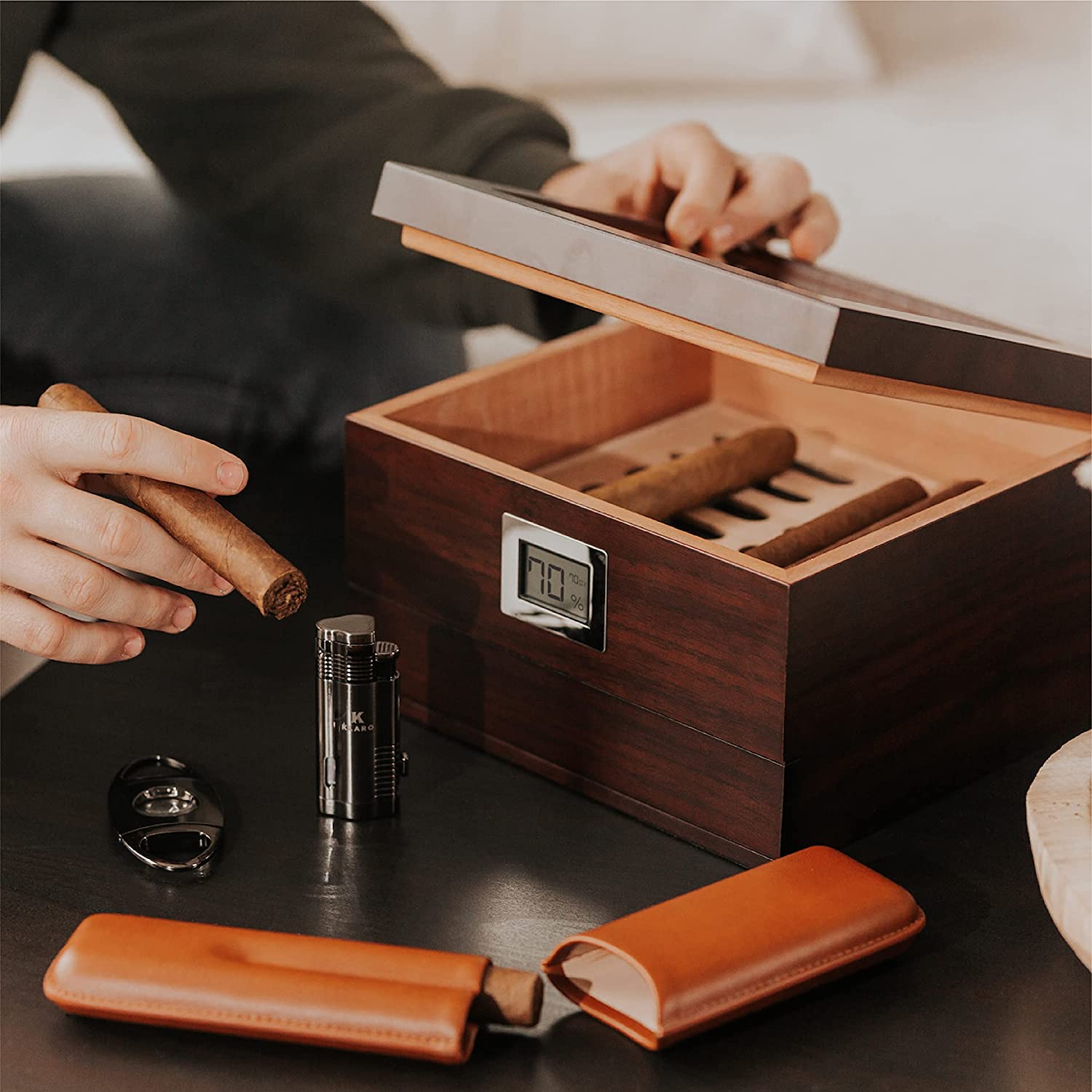 a travel humidor