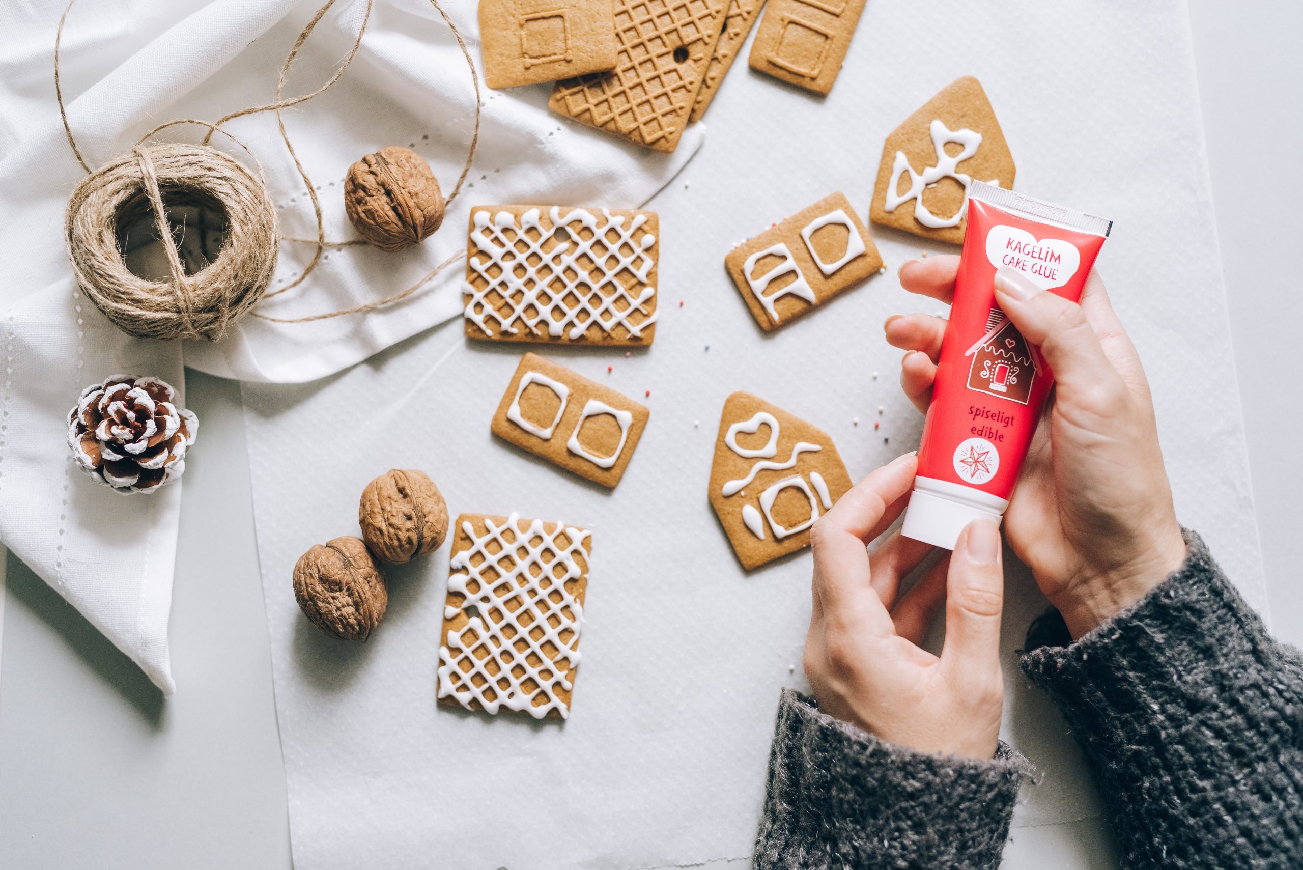 Pop Tart Gingerbread House to Prepare for Christmas