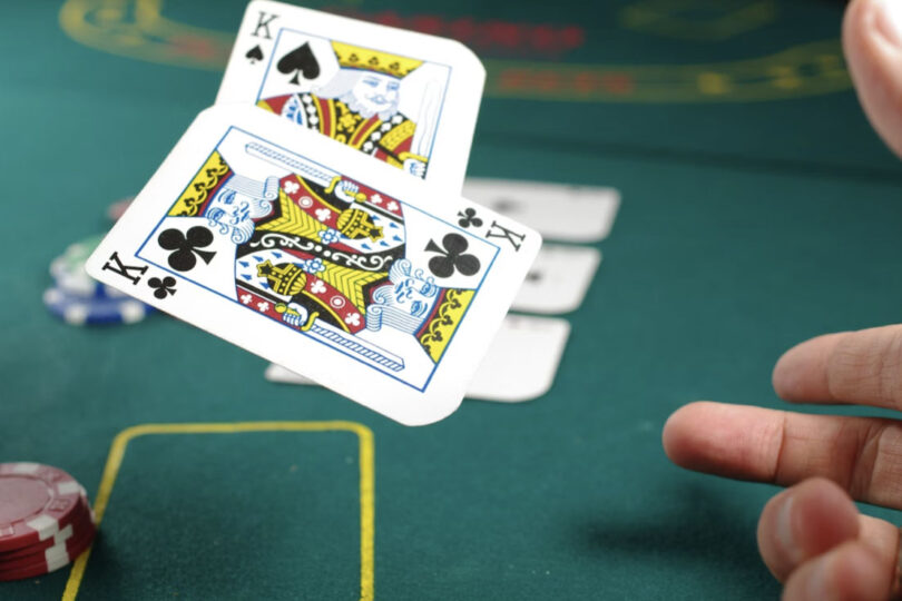 Experience the Benefits of Live Dealer Games - The Ultimate Casino Experience