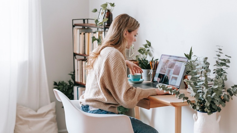 Writing Desk Enhances